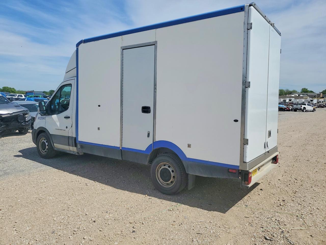 2021 Ford Transit Delivery Truck - Фото 2
