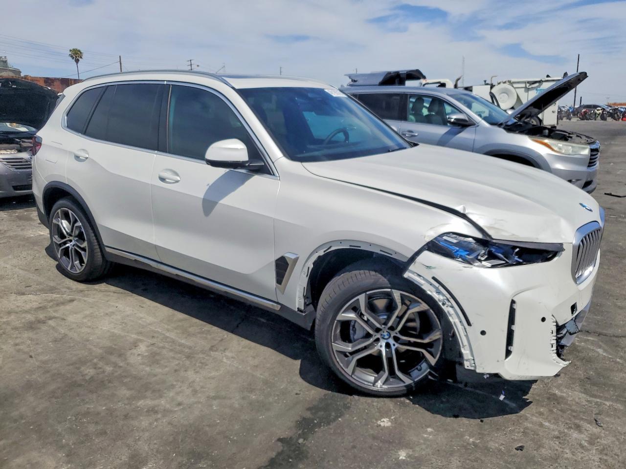 2026 BMW X5 xDrive40I - Фото 4