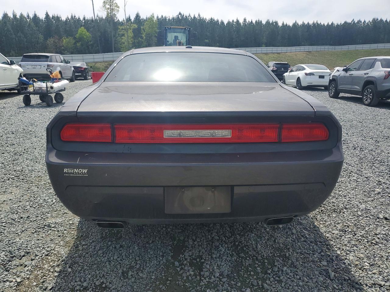 2014 Dodge Challenger Sxt - Image 6