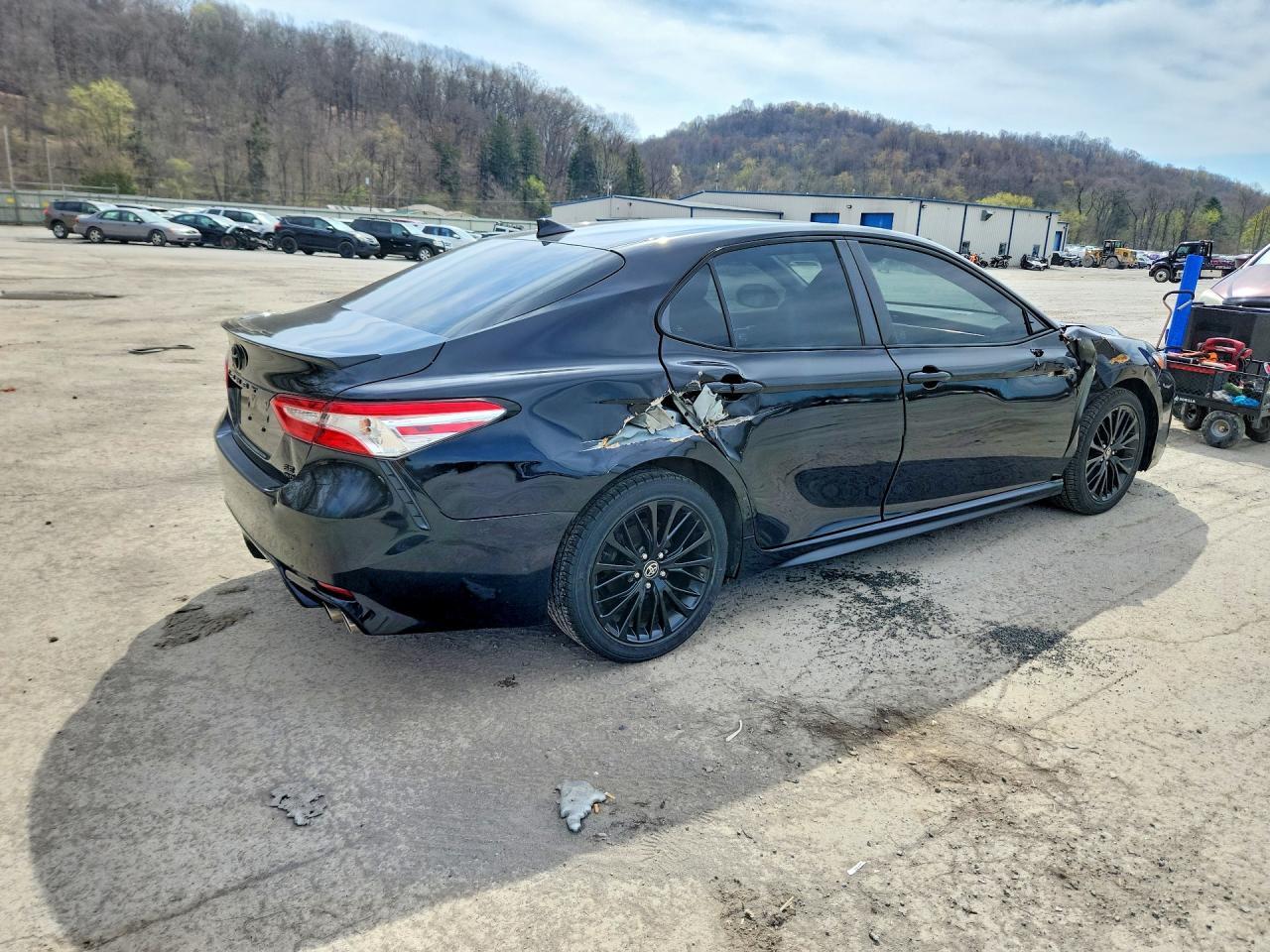 2020 Toyota Camry Se Nightshade - Image 3