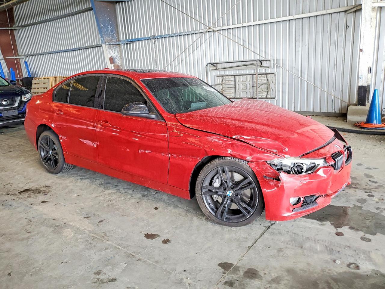 2013 BMW 335 Xi - Image 4