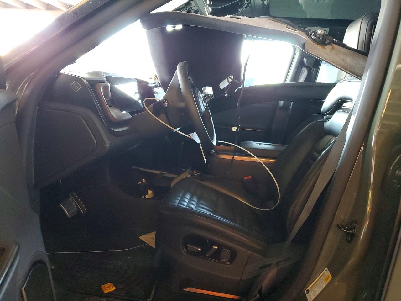2026 Rivian R1S Premium - Фото 7