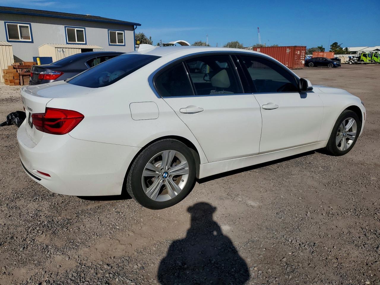 2017 BMW 330 I - Image 3