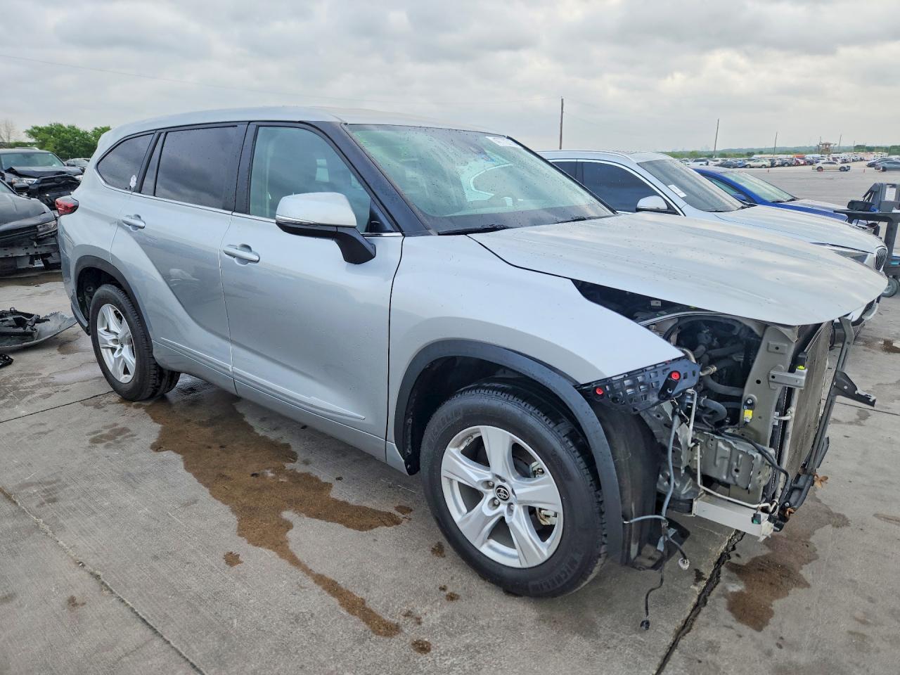 2023 Toyota Highlander Le - Фото 4