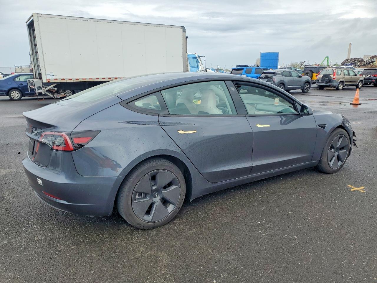 2023 Tesla Model 3 - Фото 3