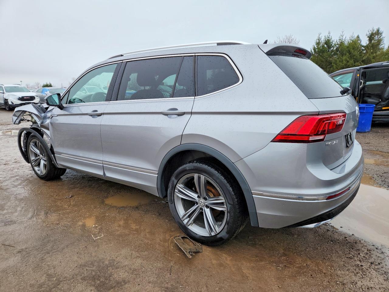 2021 Volkswagen Tiguan Sel Premium R-Line - Image 2