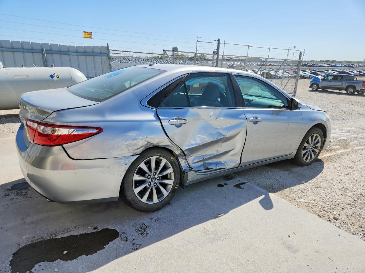 2016 Toyota Camry Xle - Фото 3