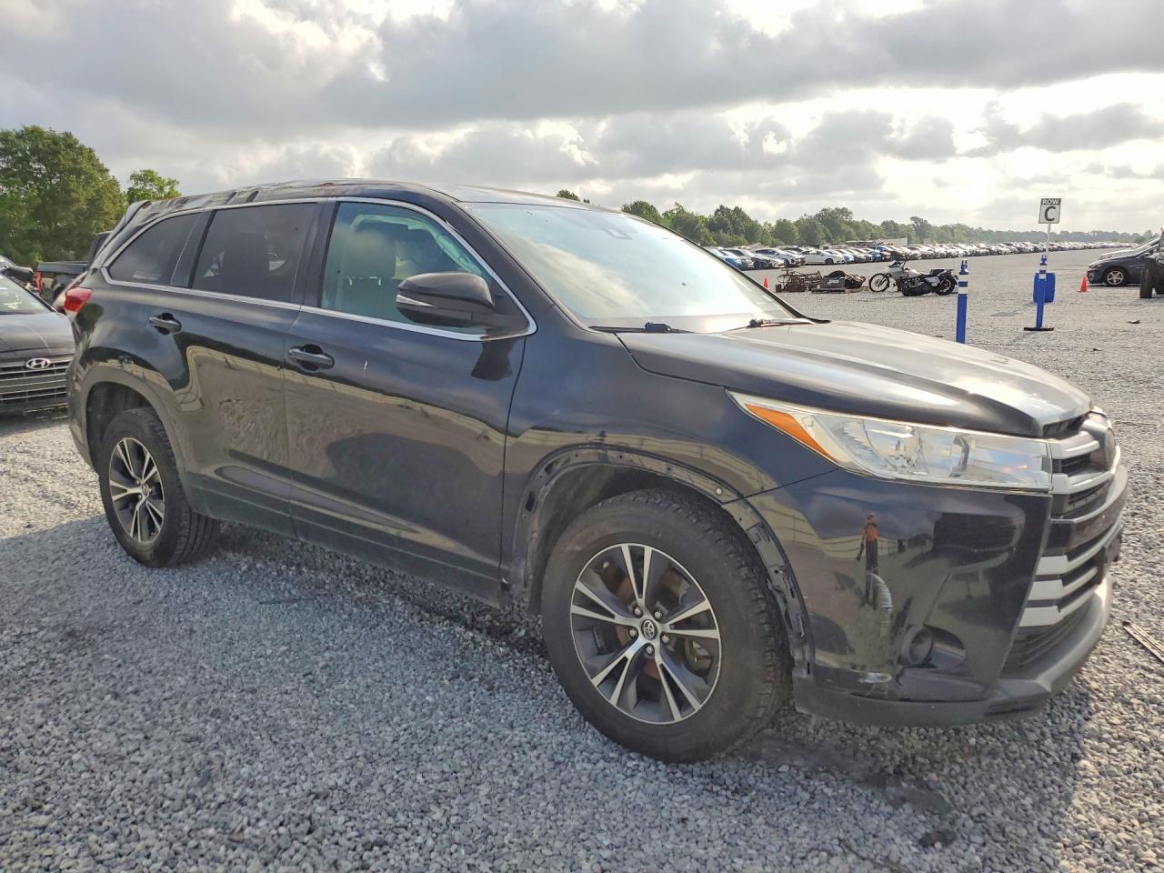 2018 Toyota Highlander Le - Фото 4