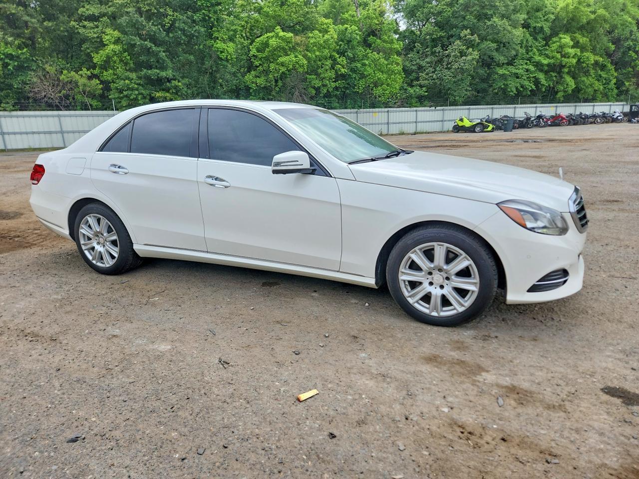 2014 Mercedes-Benz E 250 Bluetec - Image 4
