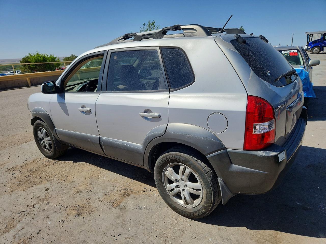 2006 Hyundai Tucson - Image 2