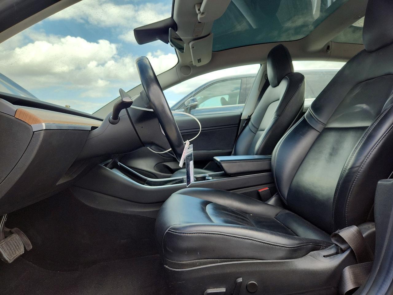 2018 Tesla Model 3 - Фото 7