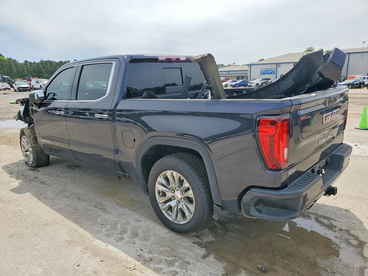 2022 GMC Sierra K1500 Denali - Image 2