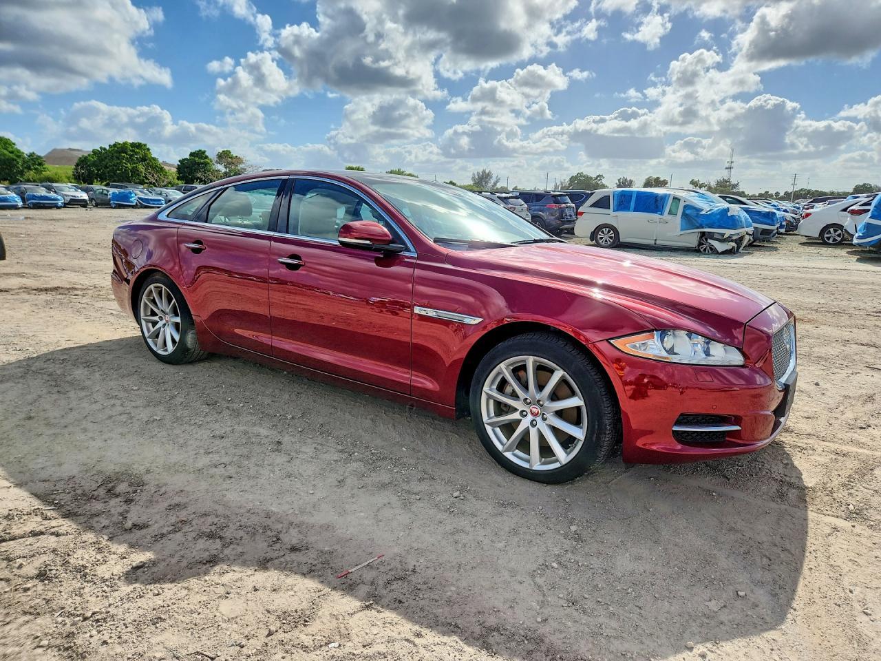 2014 Jaguar Xj - Image 4