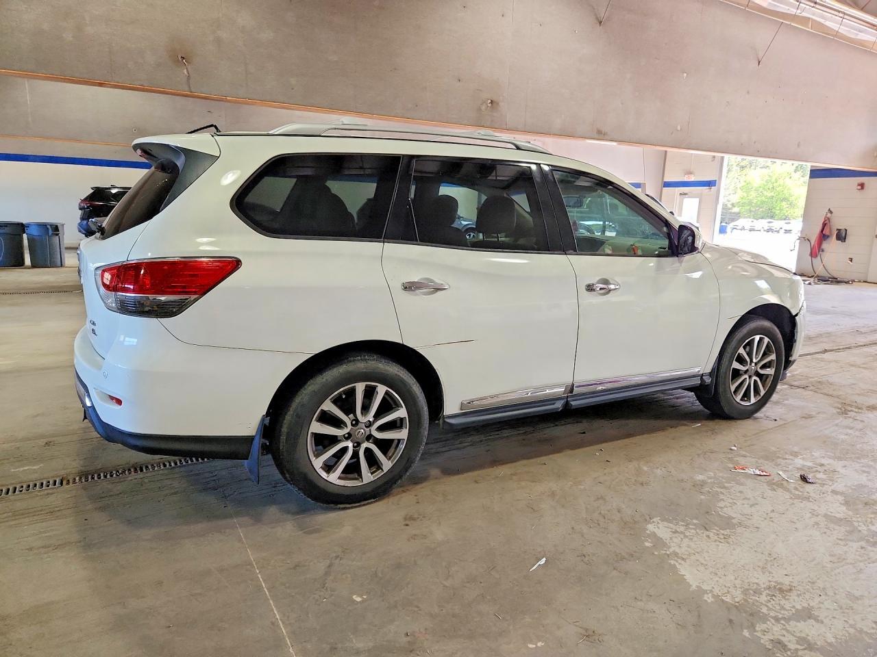 2013 Nissan Pathfinder S - Фото 3