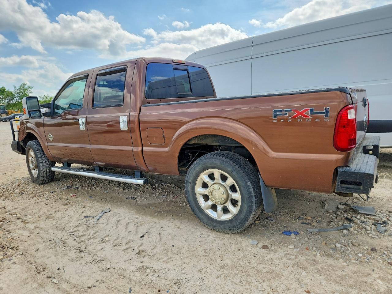 2011 Ford F250 Super Duty - Фото 2
