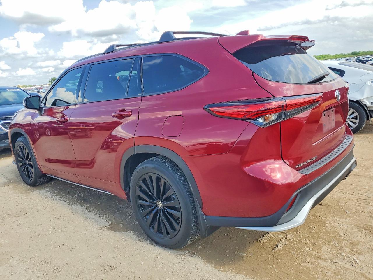 2023 Toyota Highlander - Фото 2