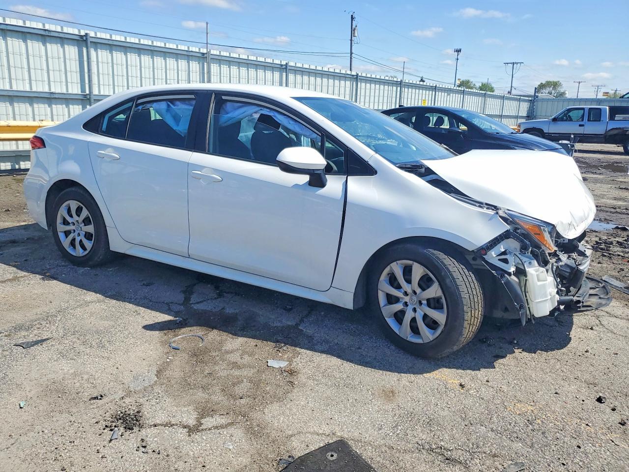 2021 Toyota Corolla Le - Image 4