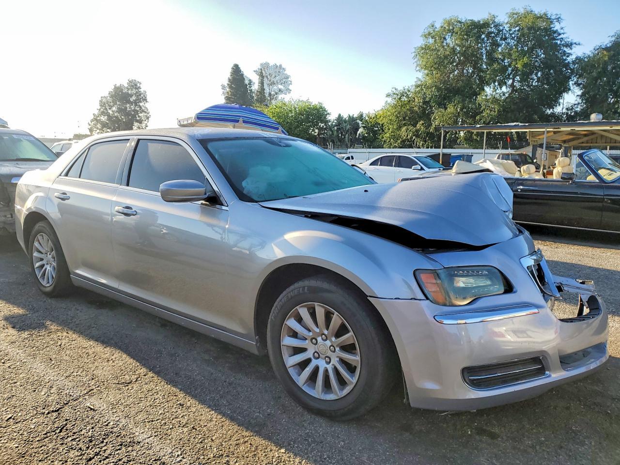 2014 Chrysler 300 - Image 7