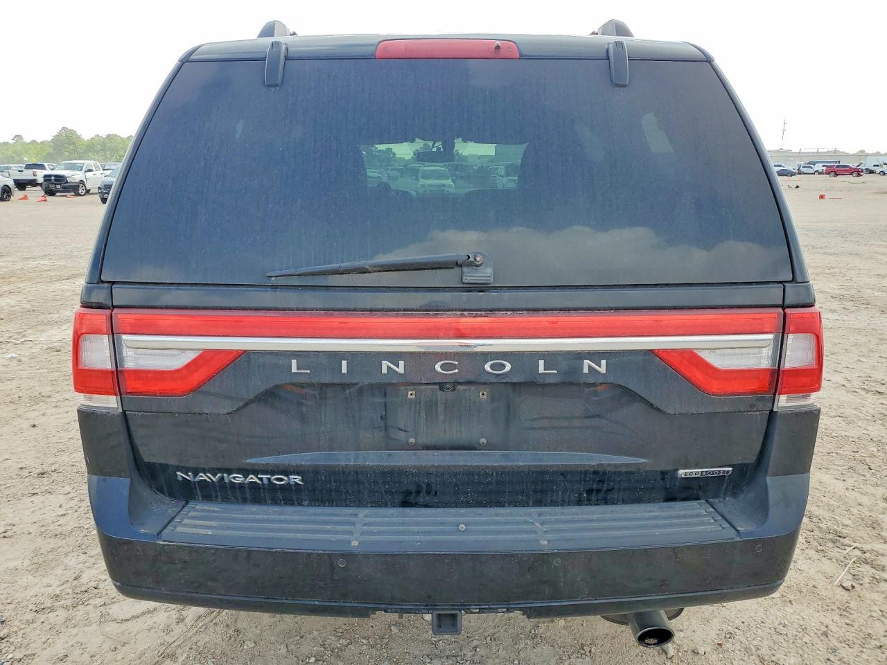 2016 Lincoln Navigator Select - Image 6