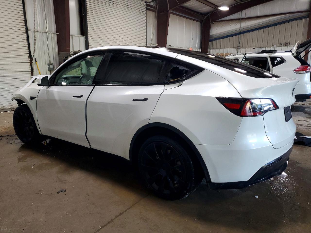 2021 Tesla Model Y - Image 2