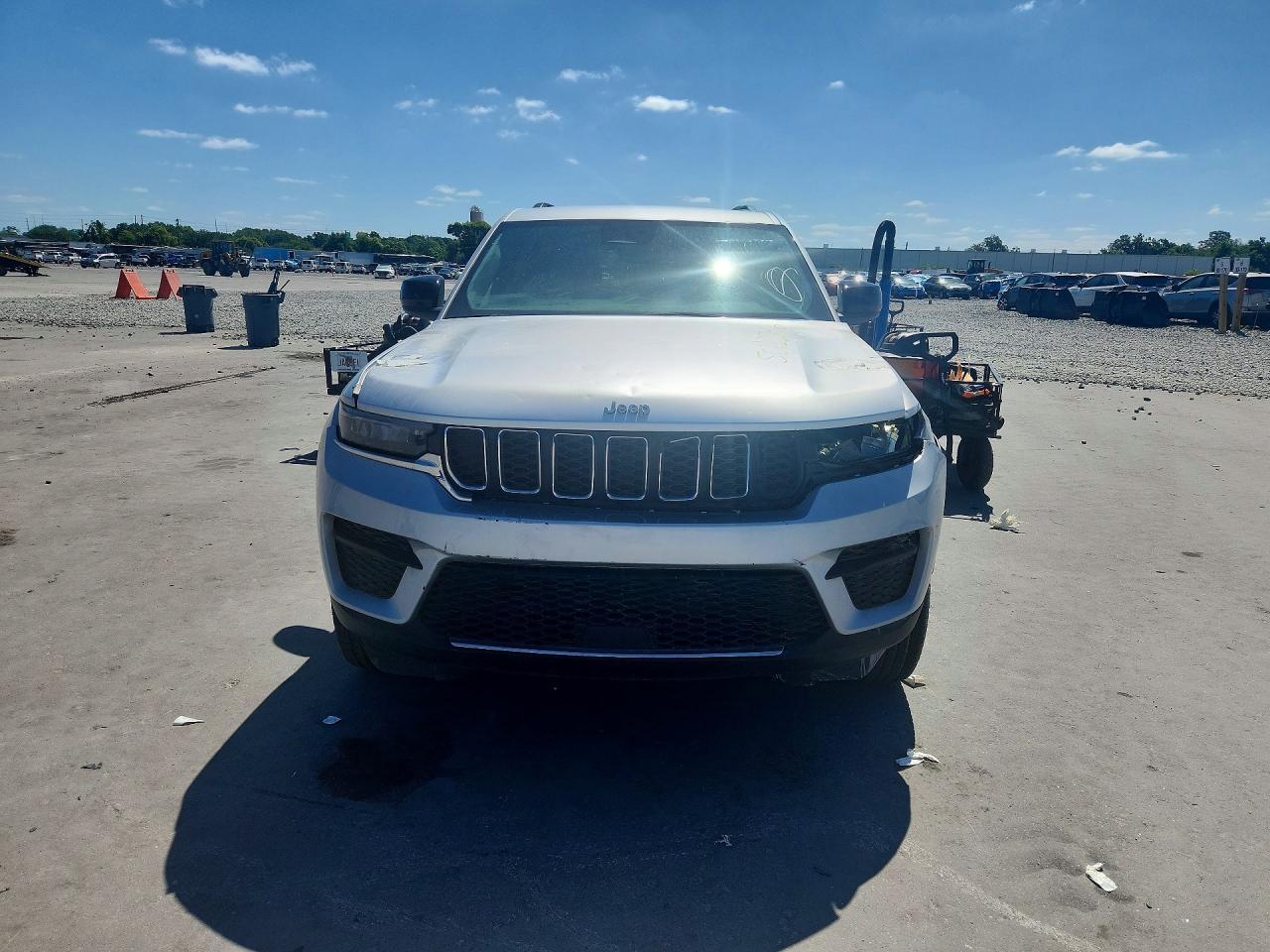2025 Jeep Grand Cherokee Laredo - Image 5