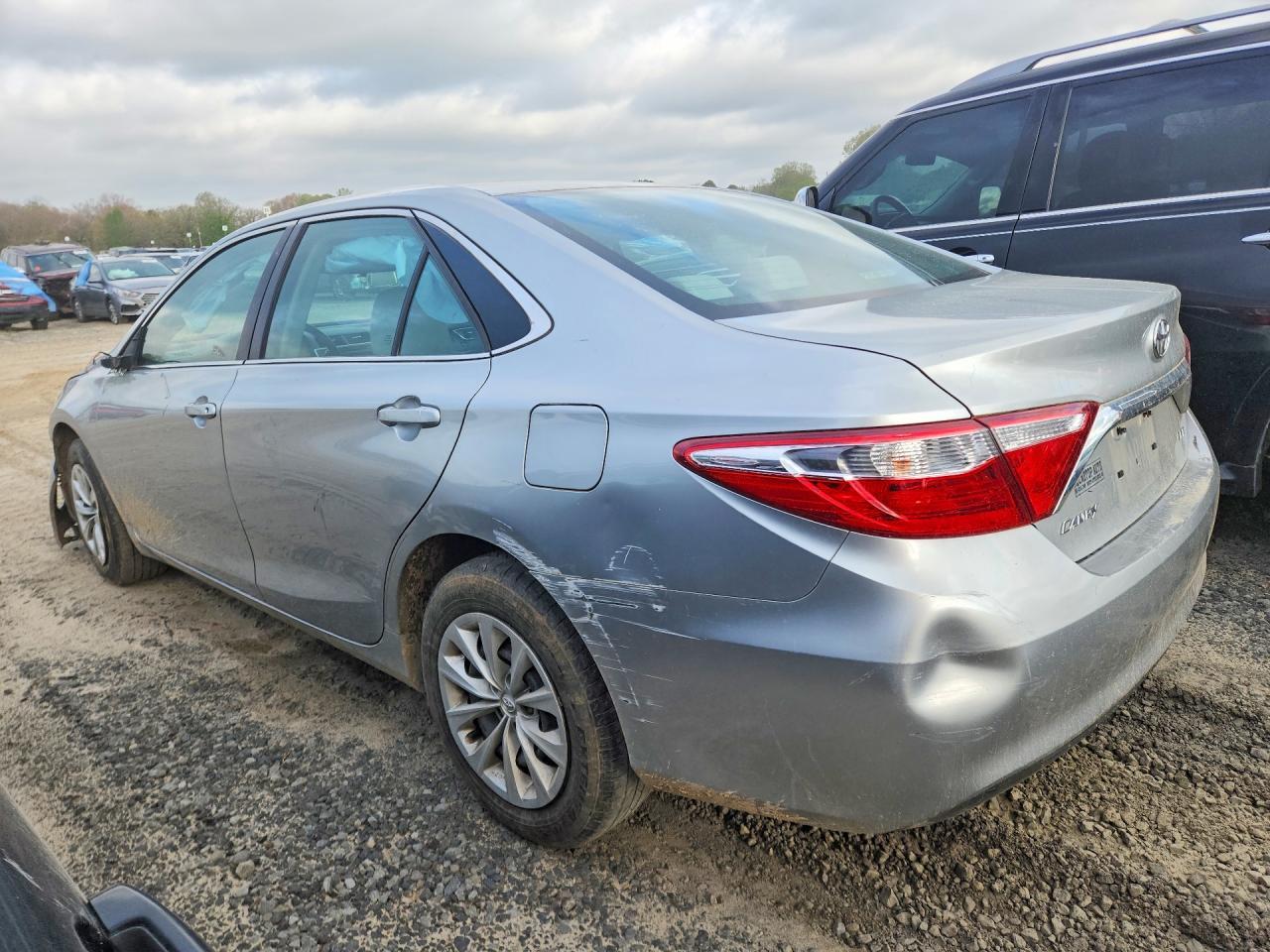 2015 Toyota Camry Le - Image 2