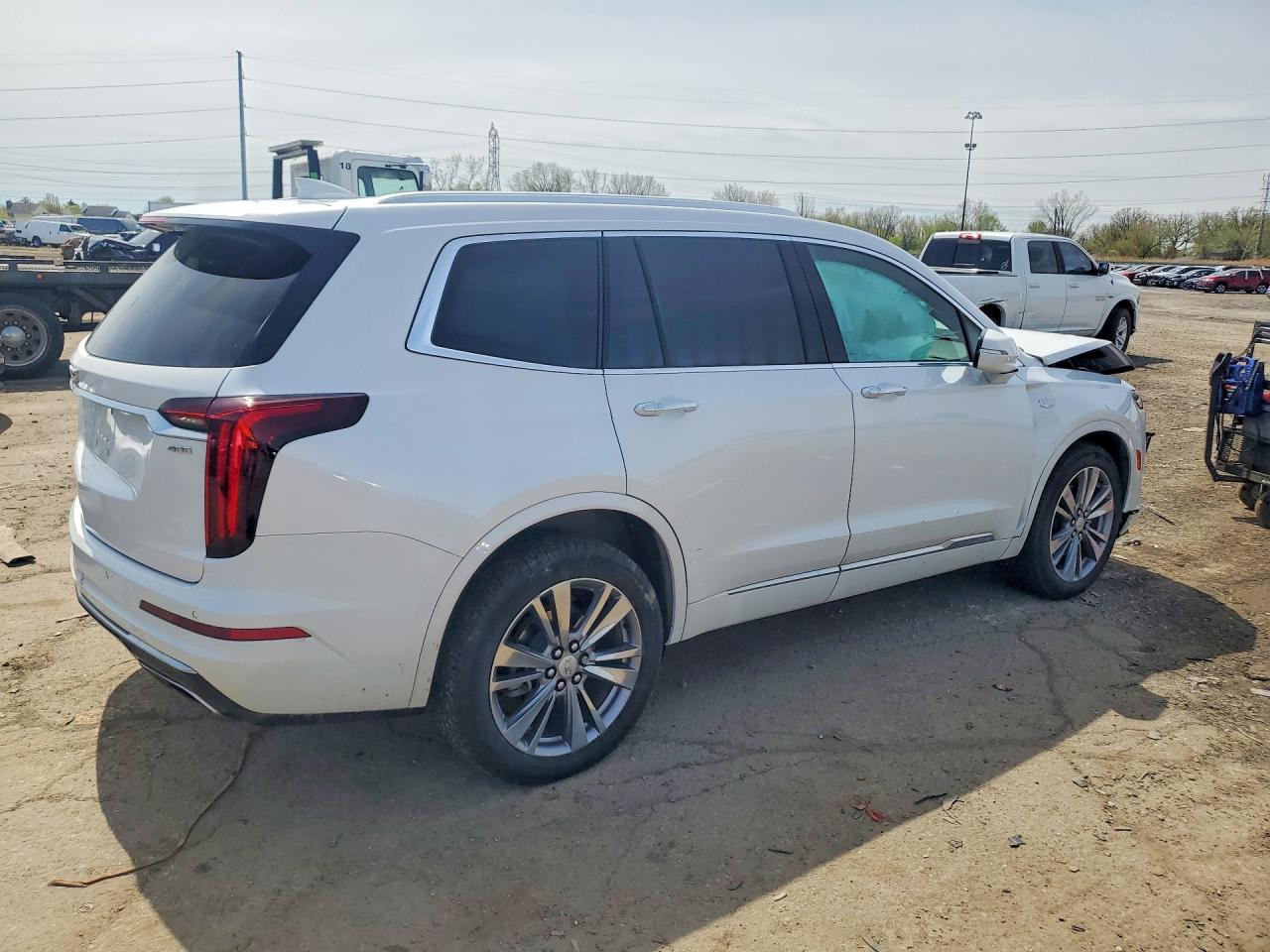 2024 Cadillac Xt6 Premium Luxury - Image 3