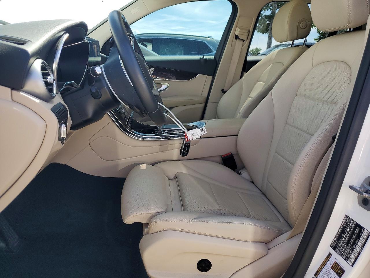 2022 Mercedes-Benz Glc 300 - Image 7