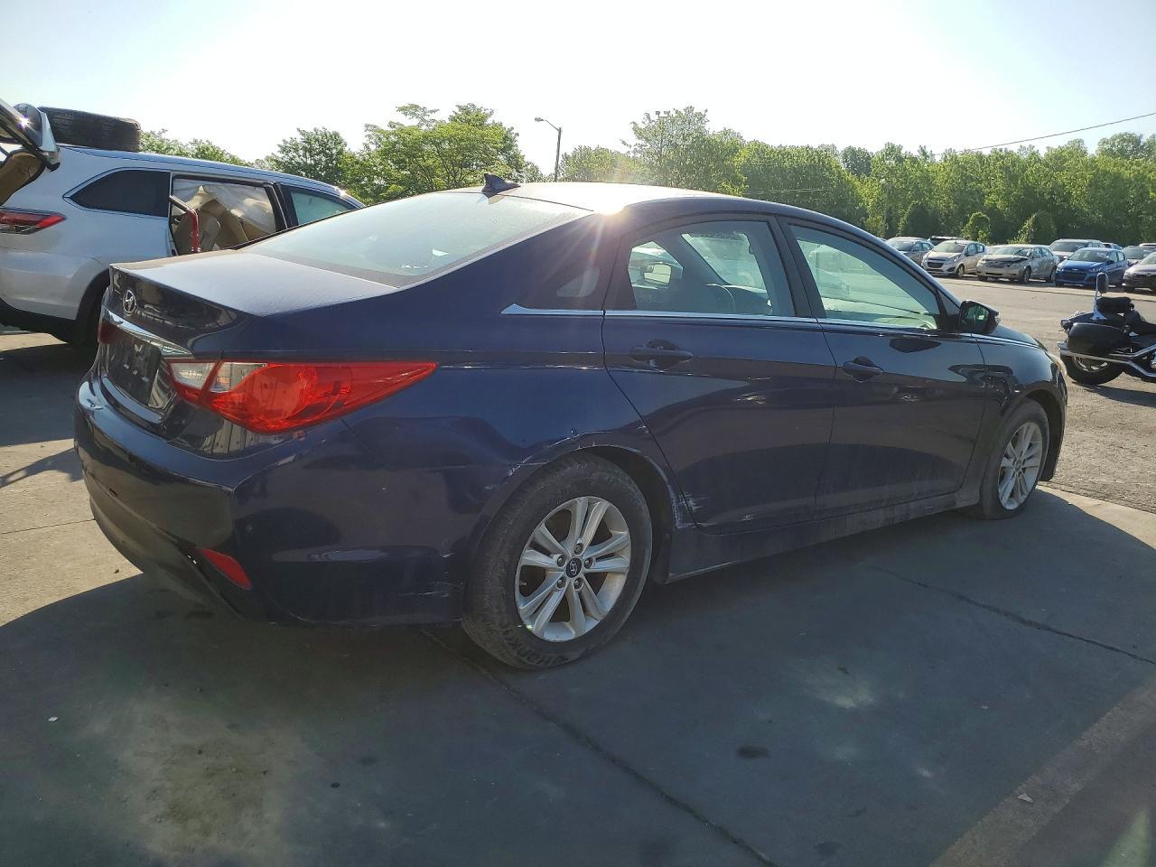 2014 Hyundai Sonata Gls - Image 3