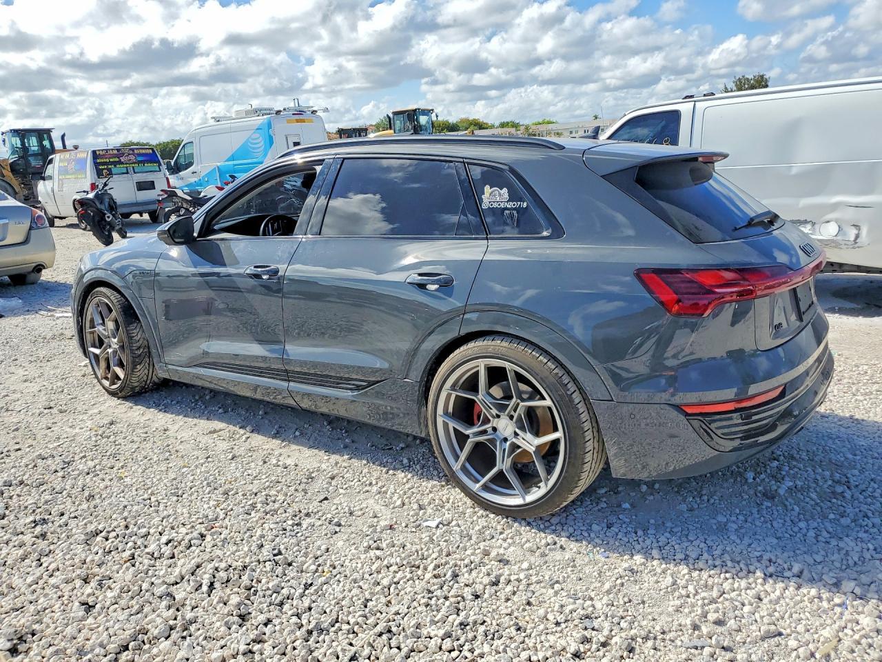 2024 Audi Q8 E-Tron Premium Plus - Фото 2
