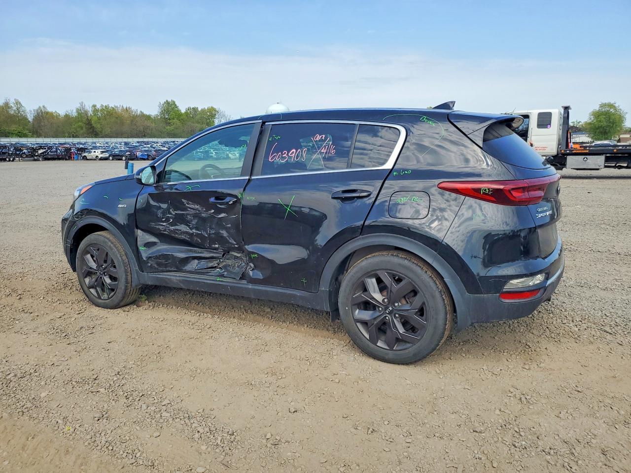 2022 Kia Sportage Lx - Image 2