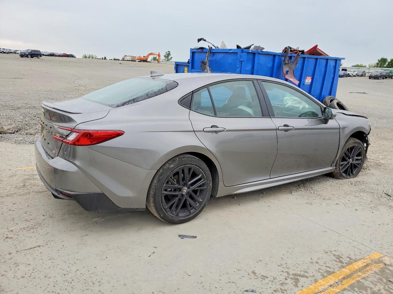 2025 Toyota Camry Se - Фото 3