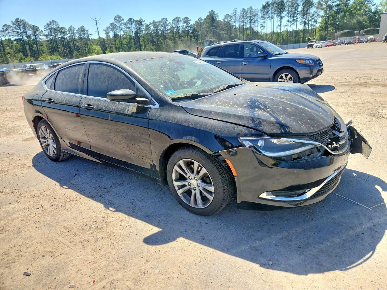 2015 Chrysler 200 Limited - Image 4
