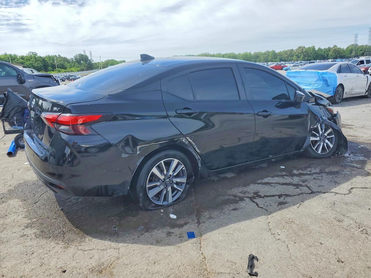 2020 Nissan Versa Sv - Фото 3
