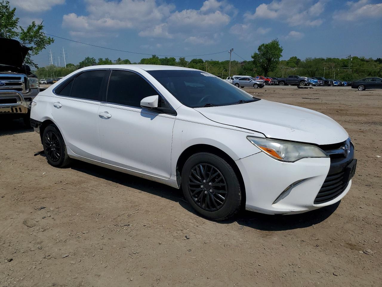 2016 Toyota Camry Le - Image 4