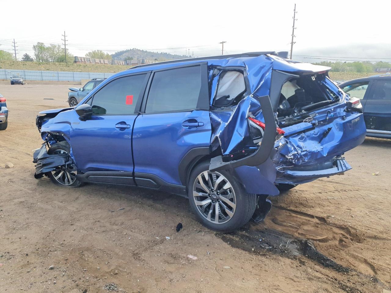 2025 Subaru Forester Touring - Фото 2
