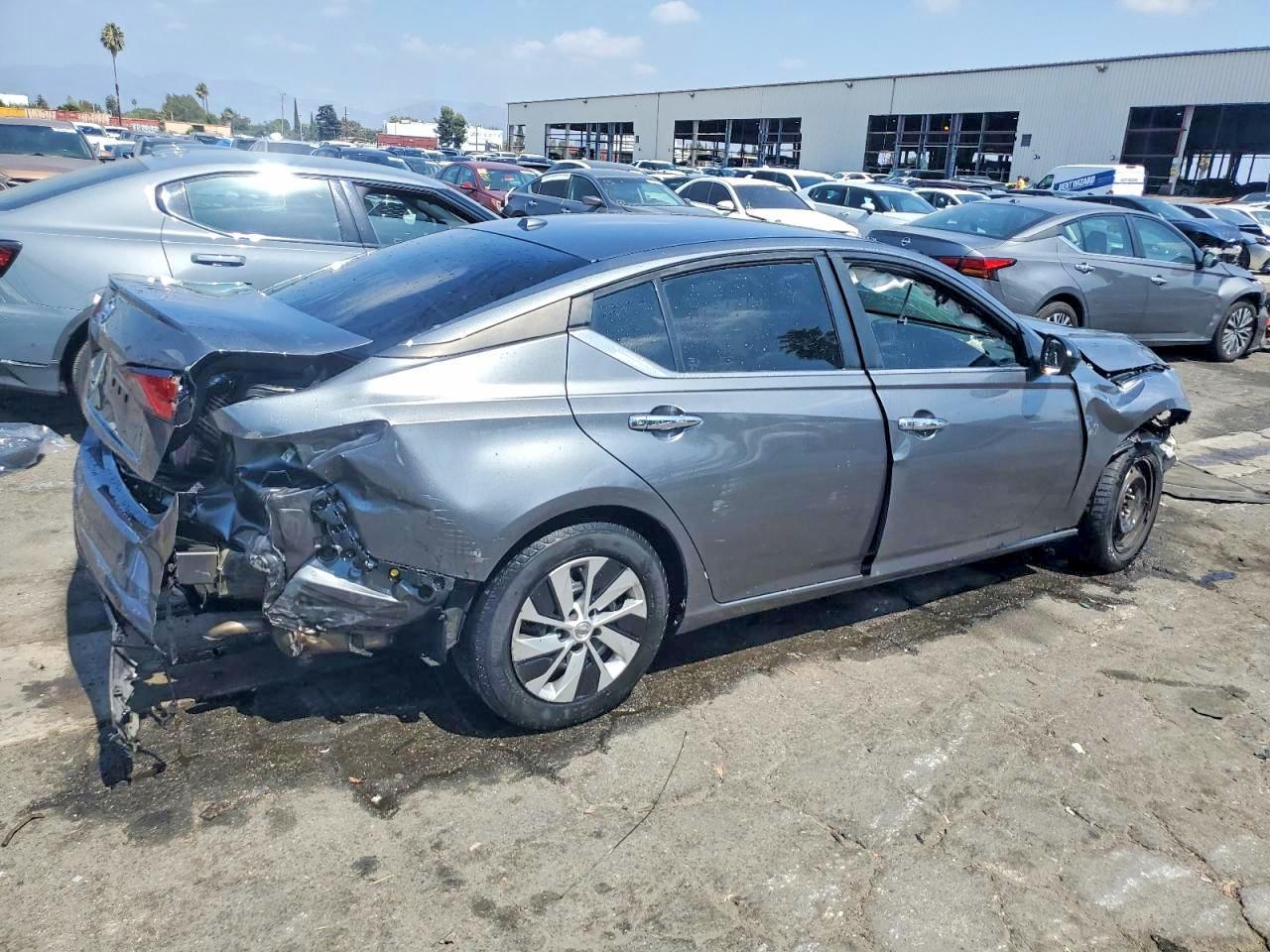 2019 Nissan Altima 2.5 S - Фото 3