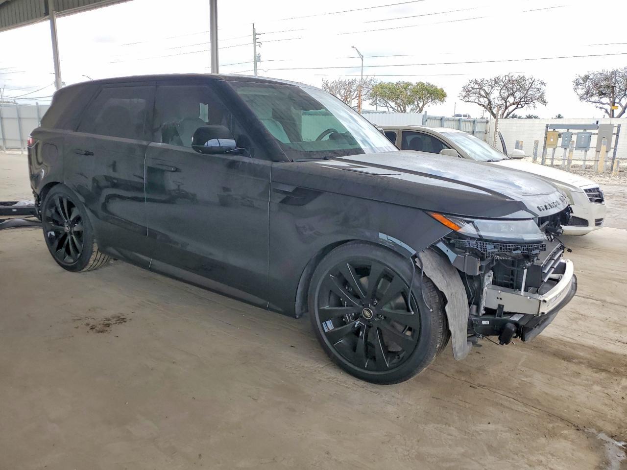 2025 Land Rover Range Rover Sport Dynamic Se - Image 4