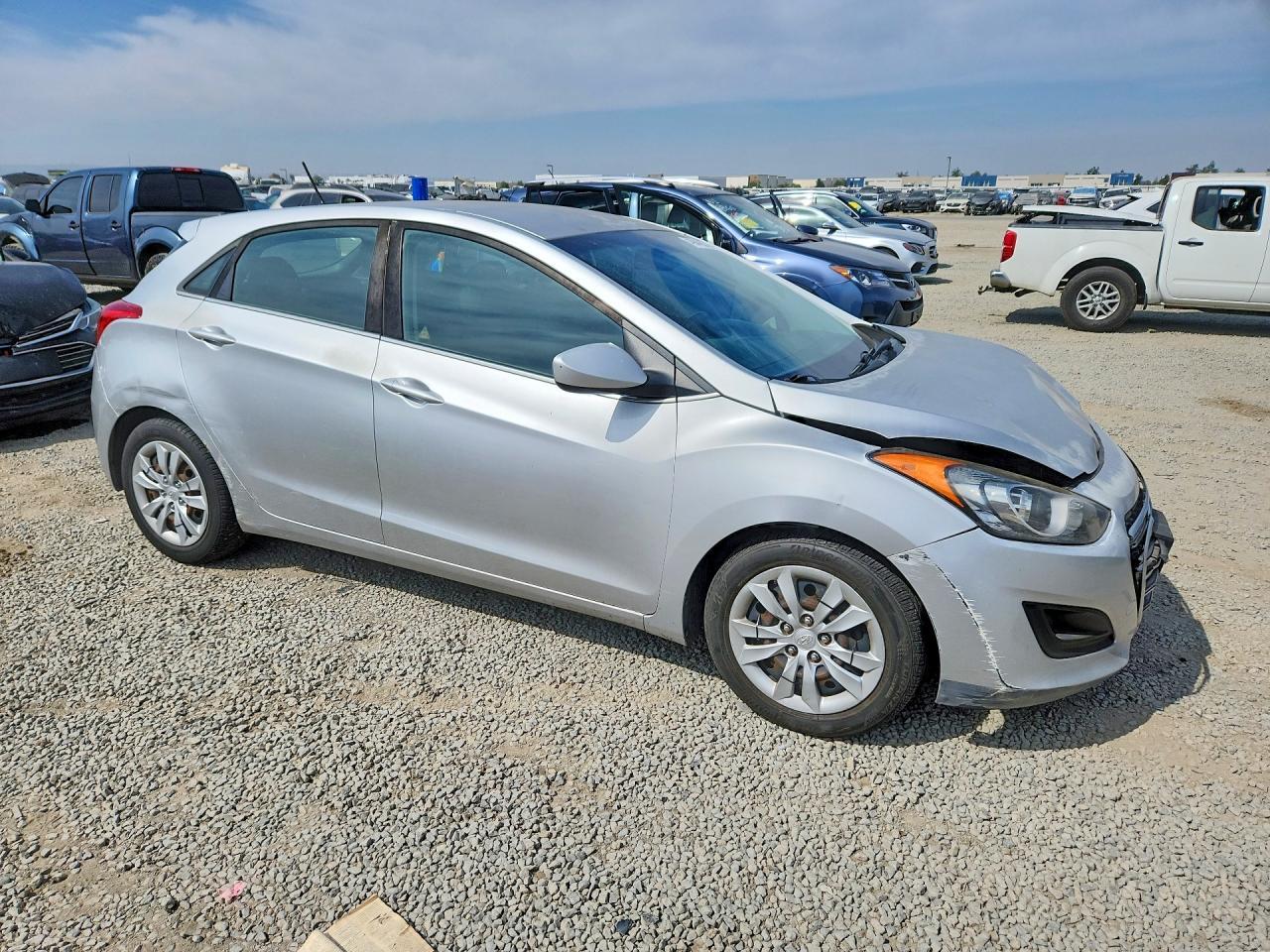 2017 Hyundai Elantra Gt Base - Фото 4