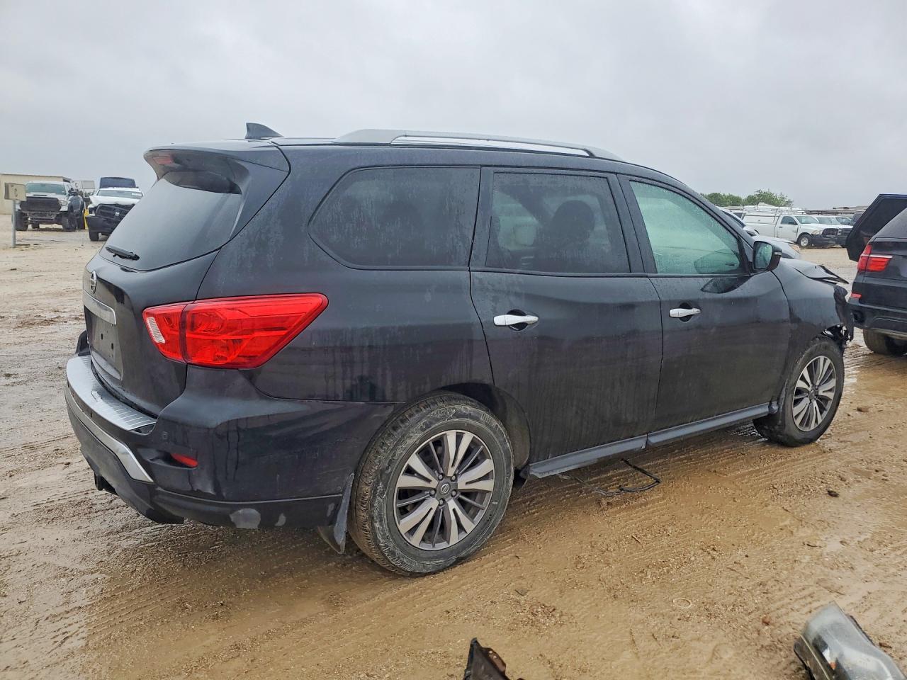 2020 Nissan Pathfinder S - Фото 3