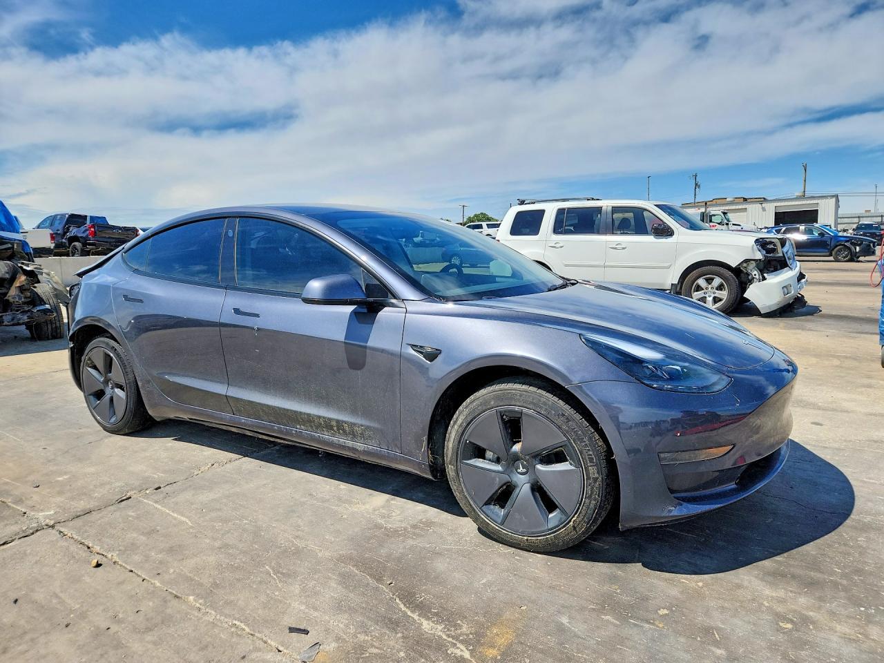2023 Tesla Model 3 - Фото 4