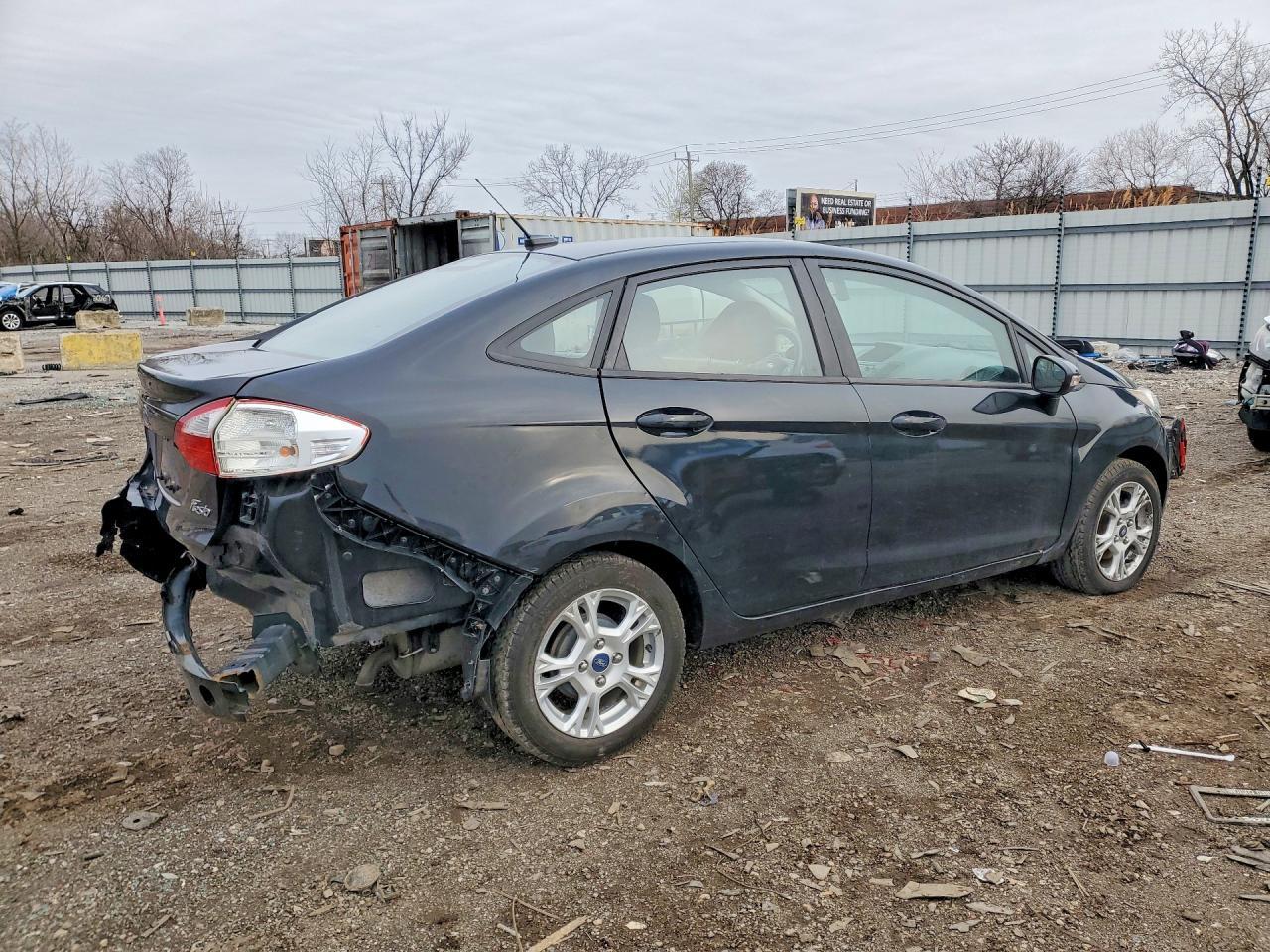 2014 Ford Fiesta Se - Фото 3