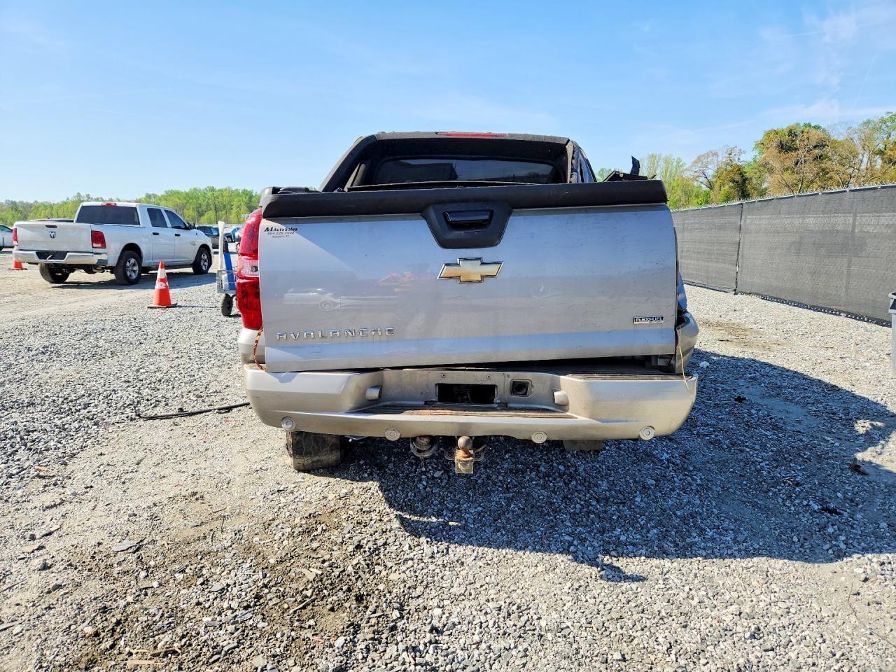 2007 Chevrolet Avalanche K1500 - Image 6
