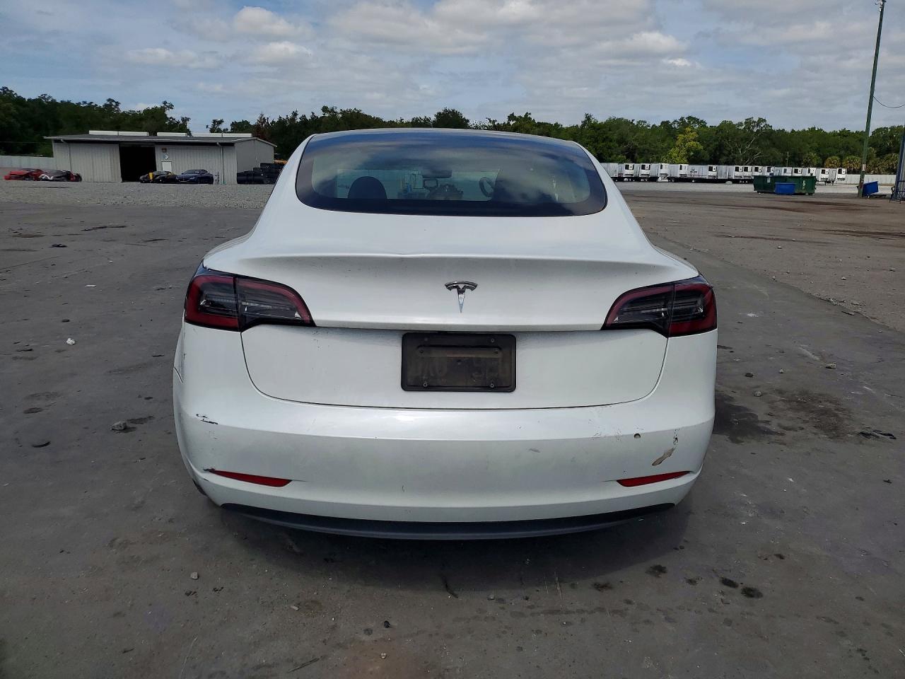 2023 Tesla Model 3 - Image 6