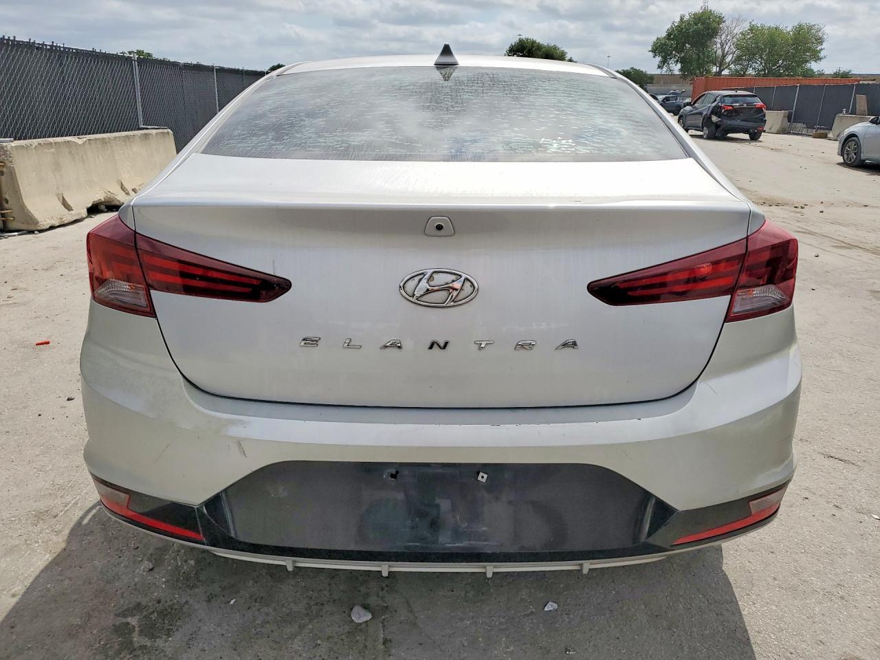 2019 Hyundai Elantra Sel - Image 6