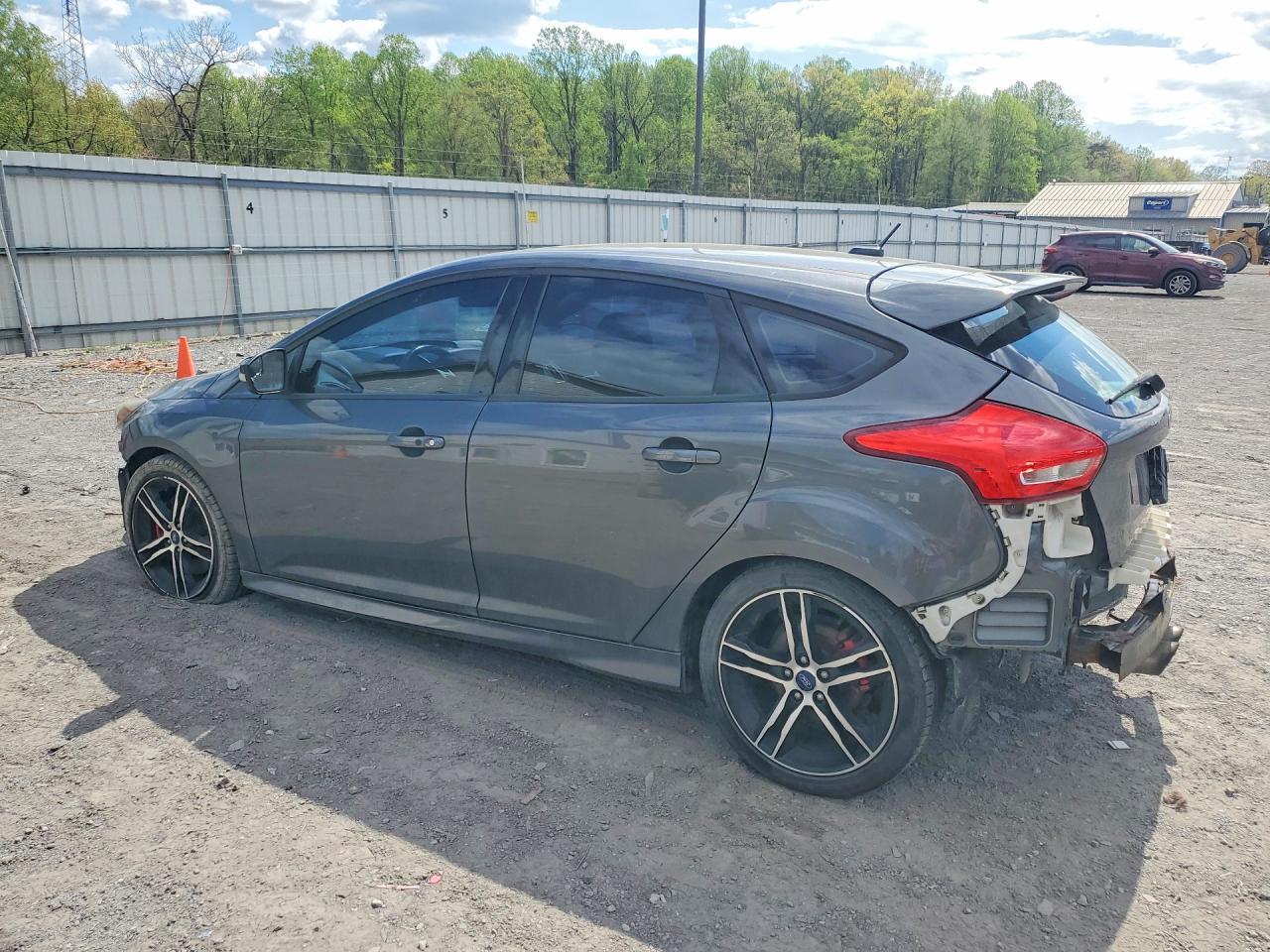 2016 Ford Focus St - Фото 2