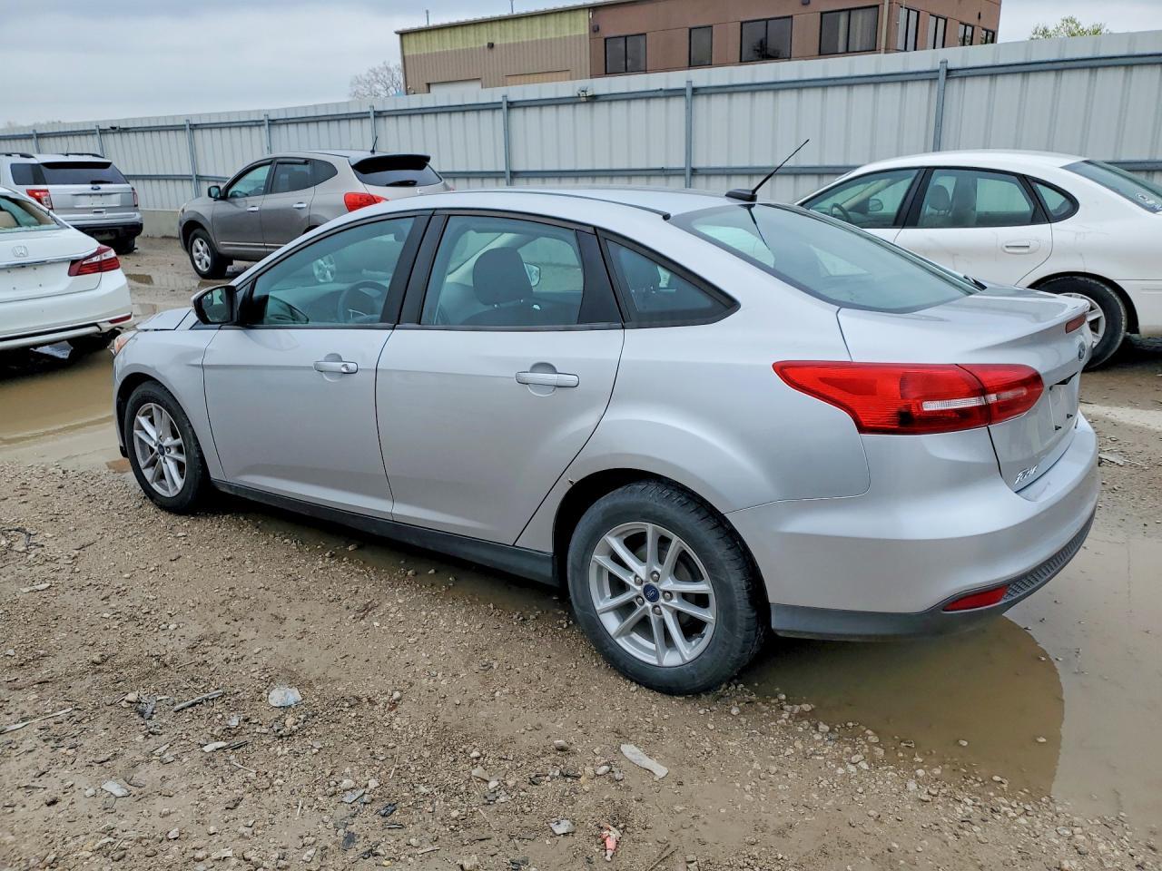 2016 Ford Focus Se - Фото 2