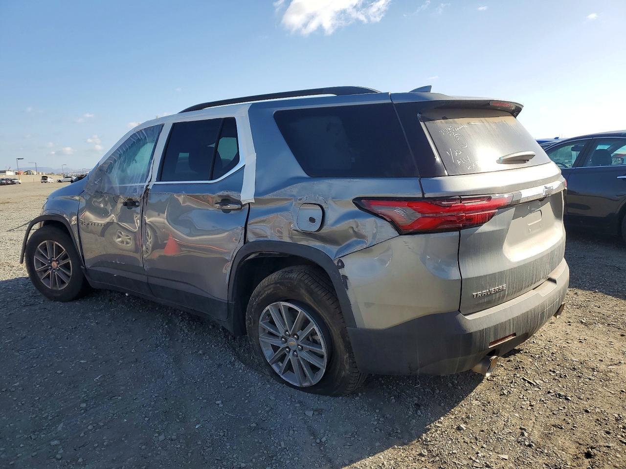 2023 Chevrolet Traverse Lt - Фото 2