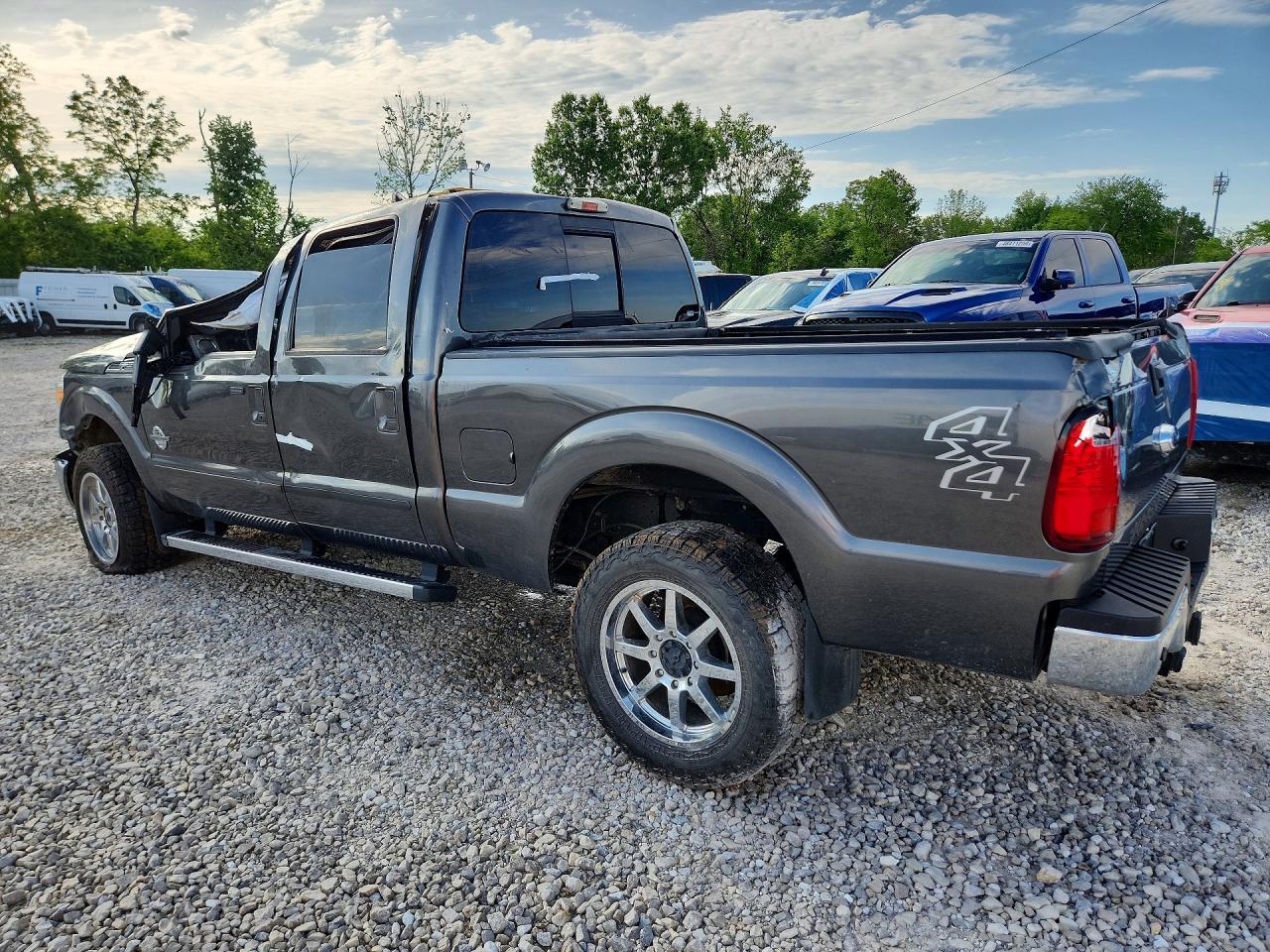 2015 Ford F250 Super Duty - Фото 2