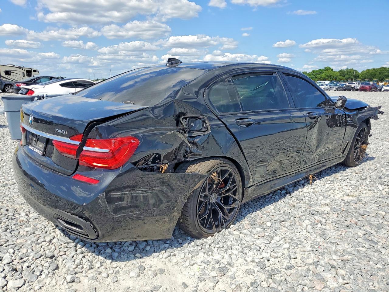 2019 BMW 740 I - Фото 3